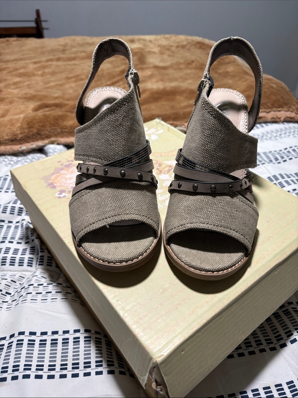 Very G Taupe Canvas Wedge Sandals with Studded Straps size 7.5